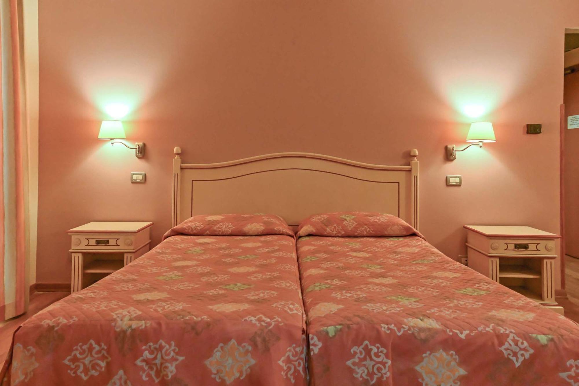 Hotel Matteotti Vercelli Exterior photo